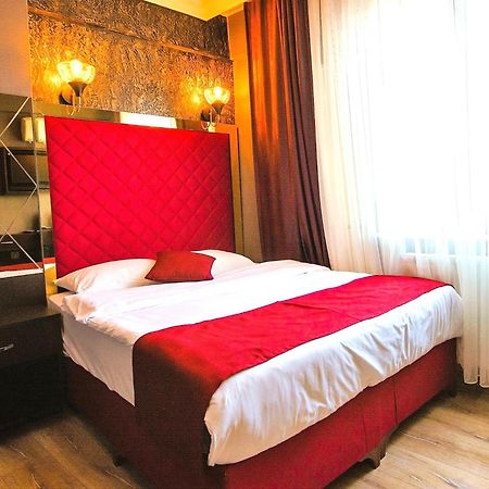 Atesde Dustu Salvara Hotell Istanbul Exteriör bild