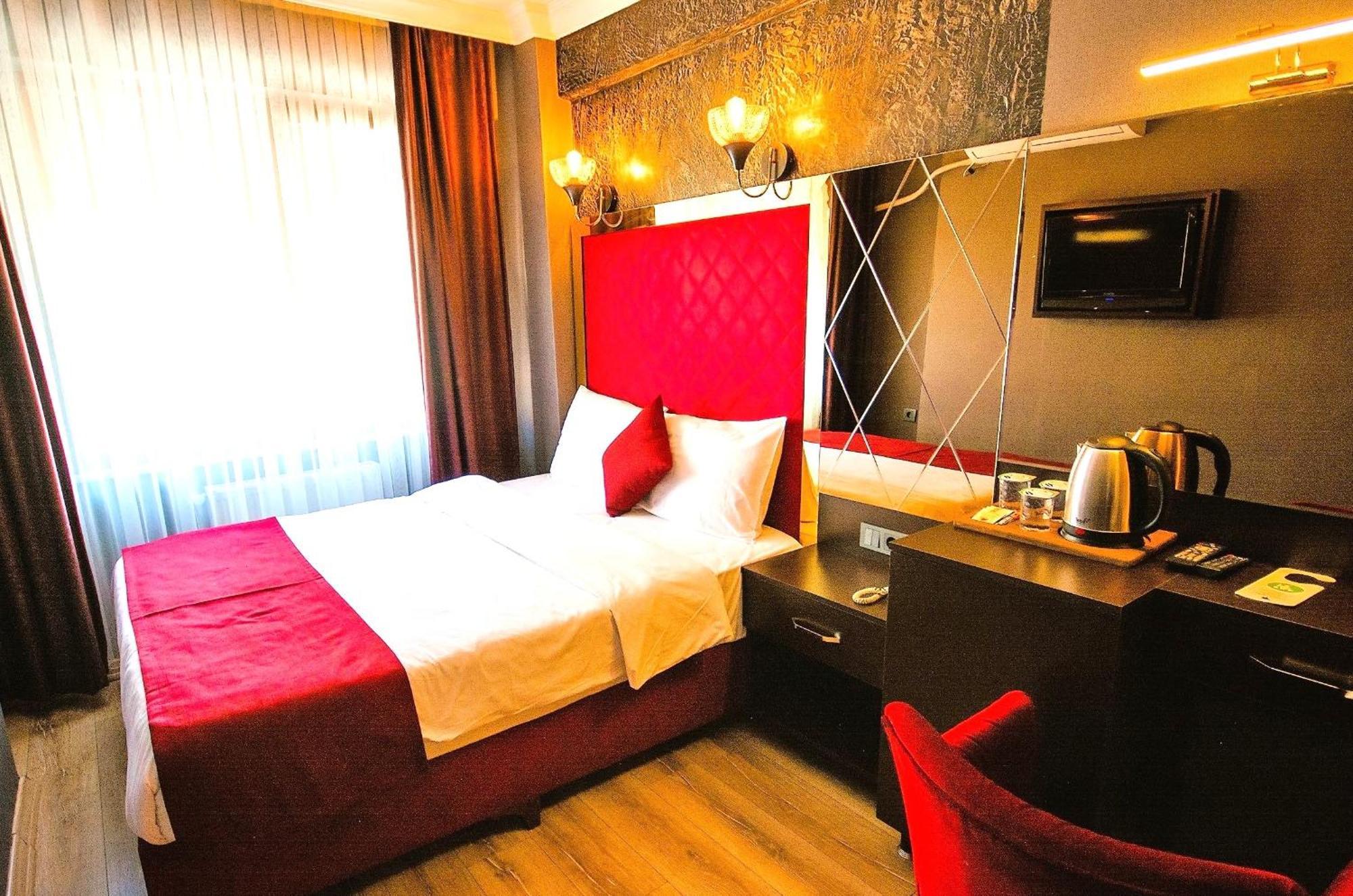 Atesde Dustu Salvara Hotell Istanbul Exteriör bild