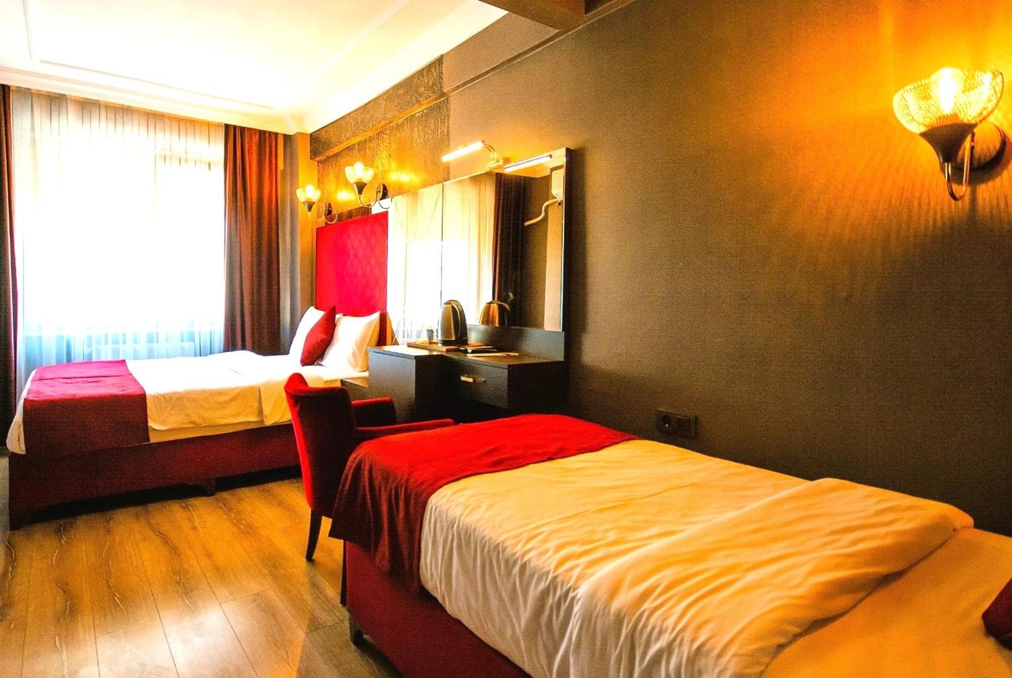 Atesde Dustu Salvara Hotell Istanbul Exteriör bild