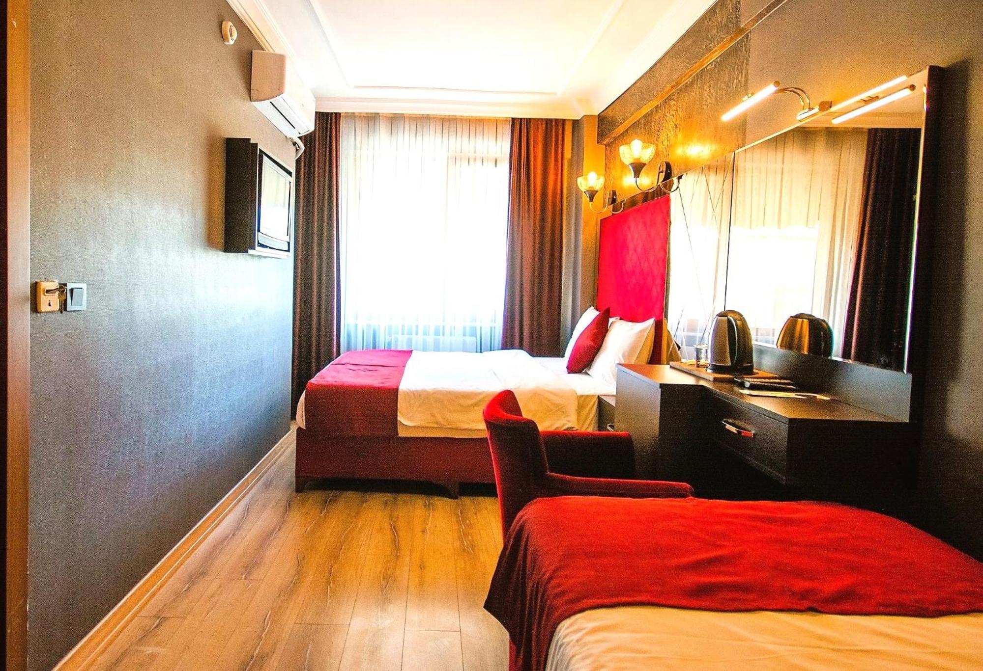Atesde Dustu Salvara Hotell Istanbul Exteriör bild