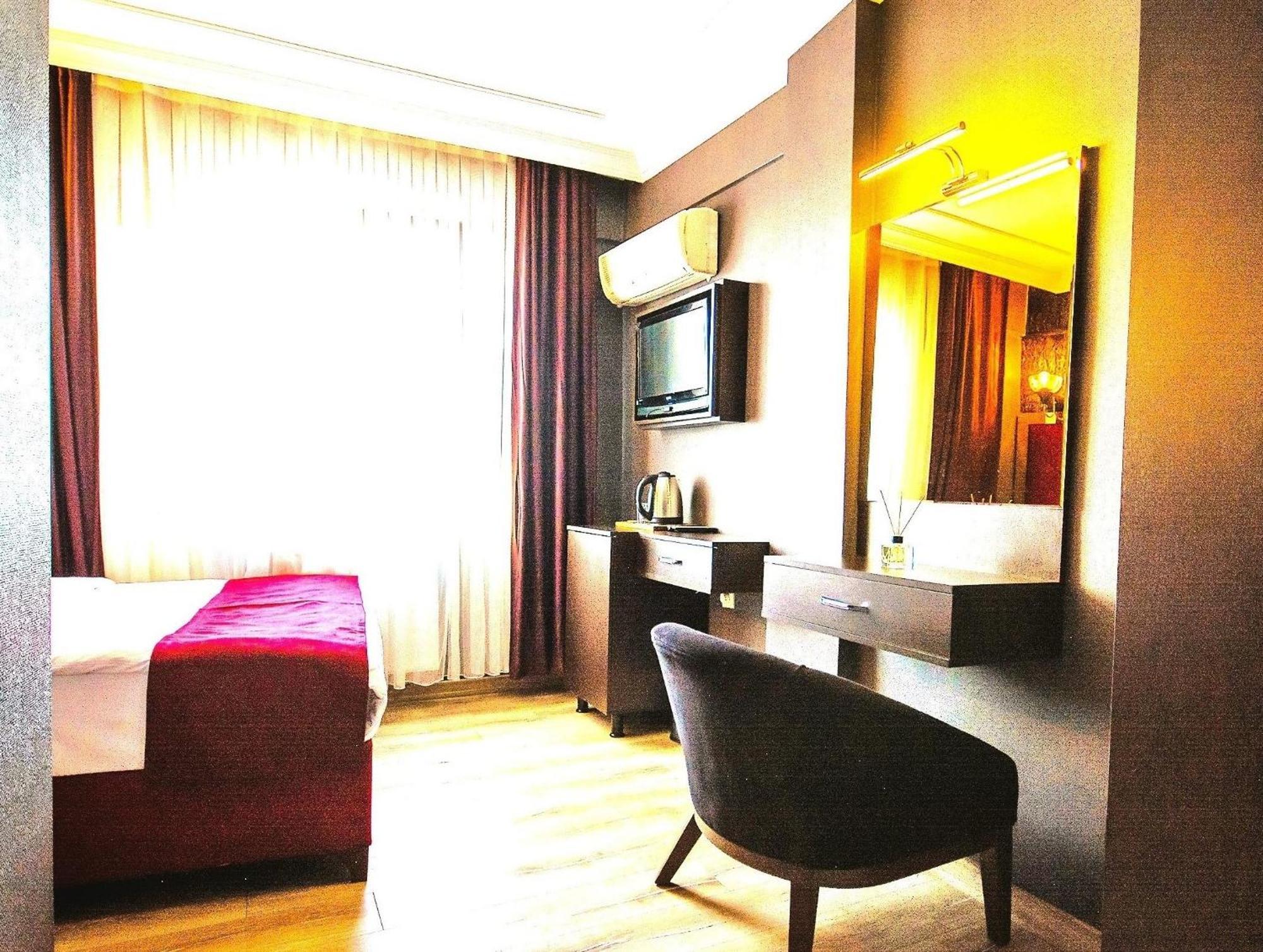 Atesde Dustu Salvara Hotell Istanbul Exteriör bild