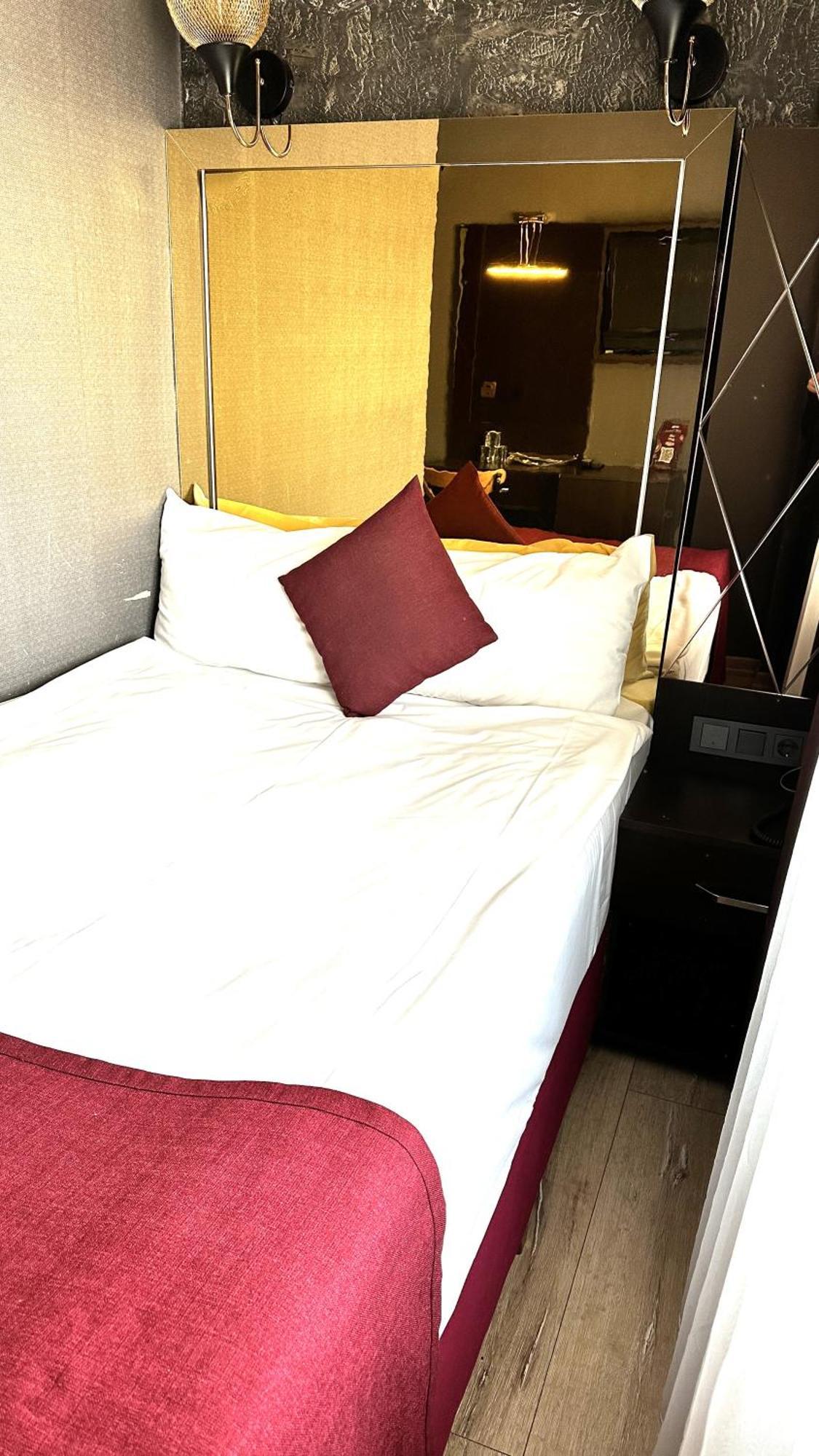 Atesde Dustu Salvara Hotell Istanbul Exteriör bild